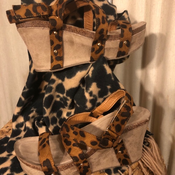 Mata laura Leopard wedges. - Picture 4 of 10